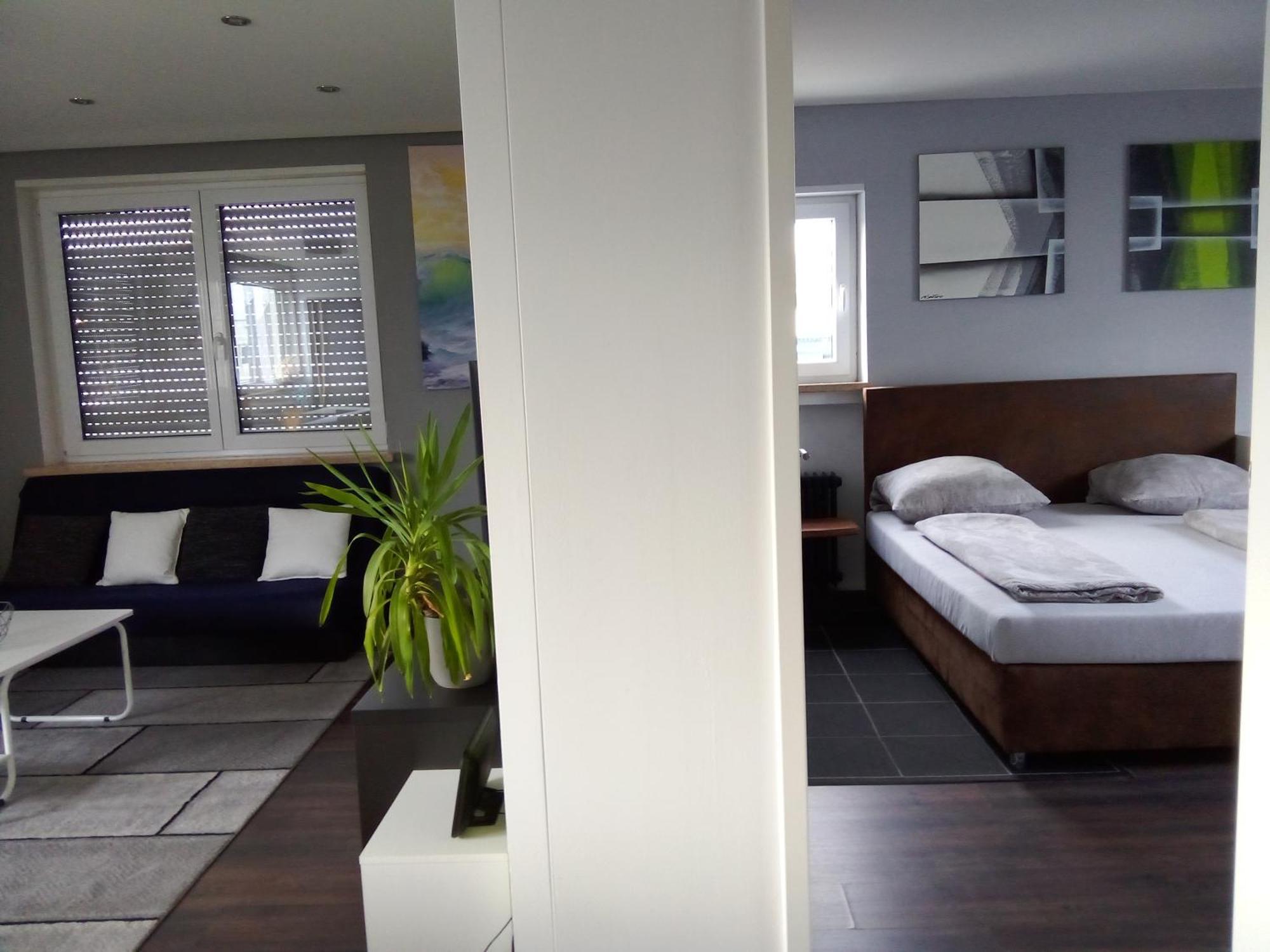 Apartments - Geraeumige 95 Qm Mit Balkon Augsburg Bagian luar foto